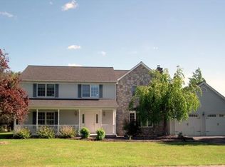 4641 Oakwood Ln, Nazareth, PA 18064