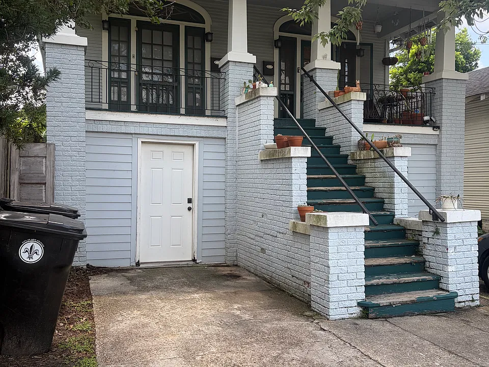 3327 Robert St
