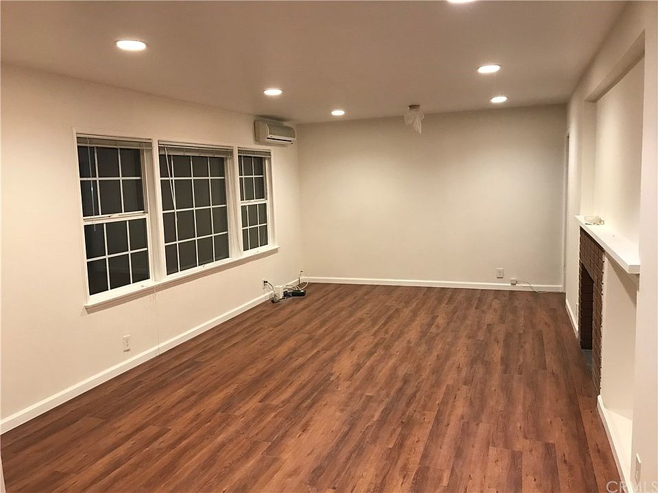 1st image of 212 East Broadway