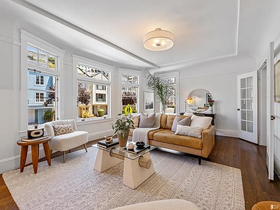 3rd image of 2831 Polk St APT 2