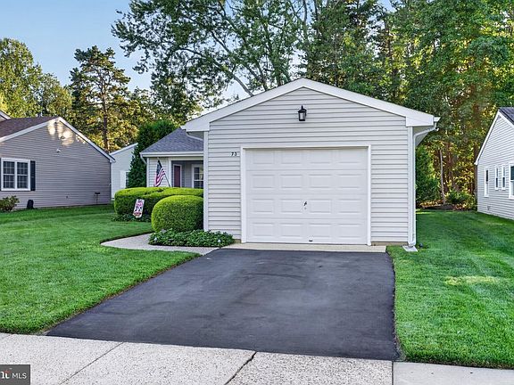 3rd image of 73 Huntington Dr