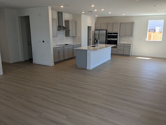 3rd image of 350 E Beatrice Ave