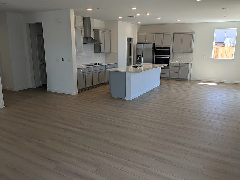 350 E Beatrice Ave — Photo 3