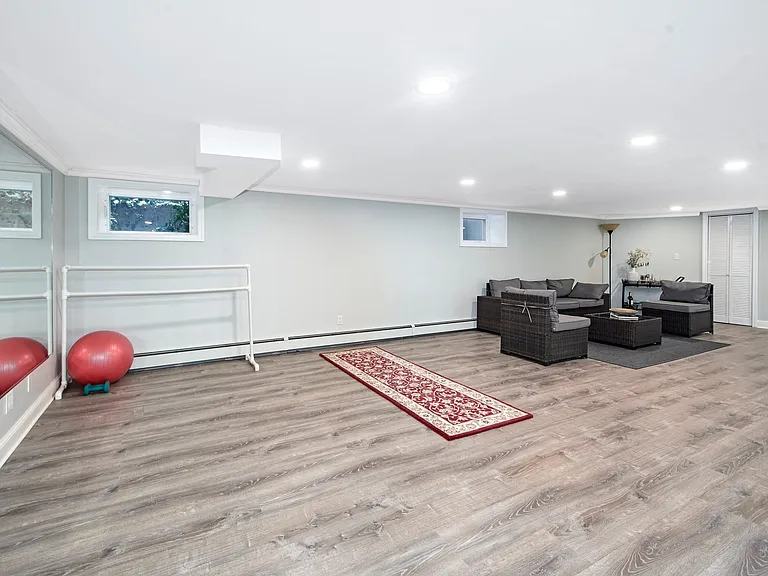 130 Wappanocca Ave — Photo 13