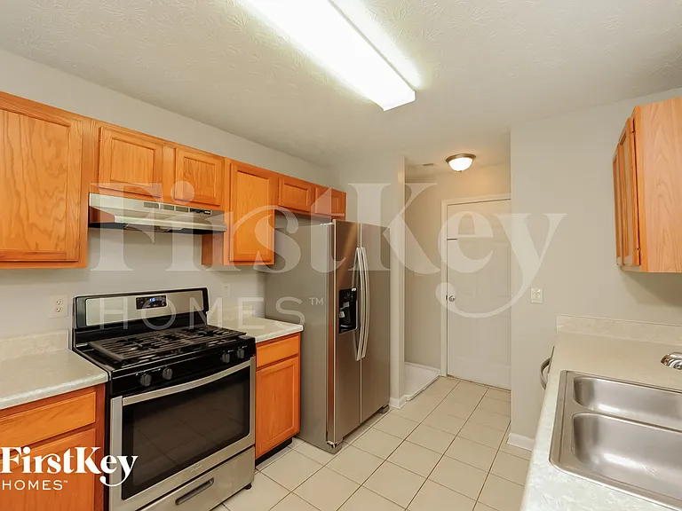 5255 Hillcrest Glenn Dr — Photo 6