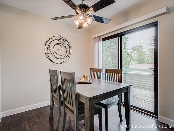 3rd image of 2984 Chapshire Dr SE