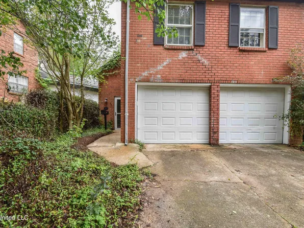 554 Woodland Hills Pl, Jackson, MS 39216