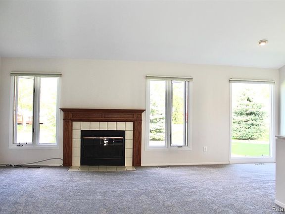 5th image of 33633 Vista Dr #1