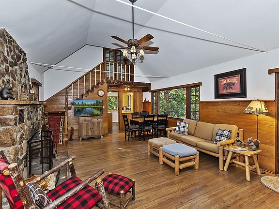 3rd image of 22726 Crest Forest Dr