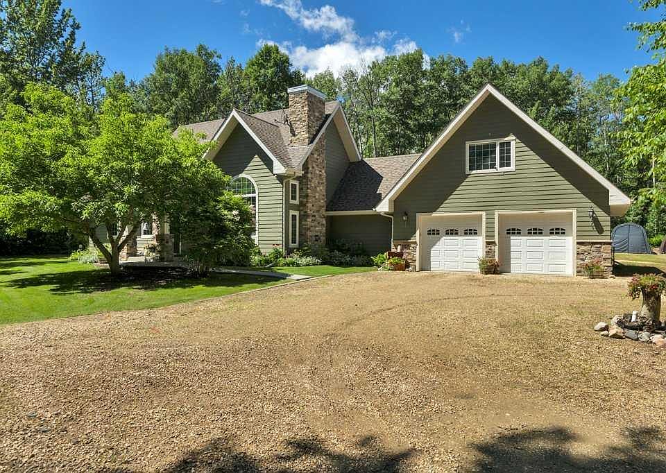 1st image of 115 SE Crystal Springs Dr