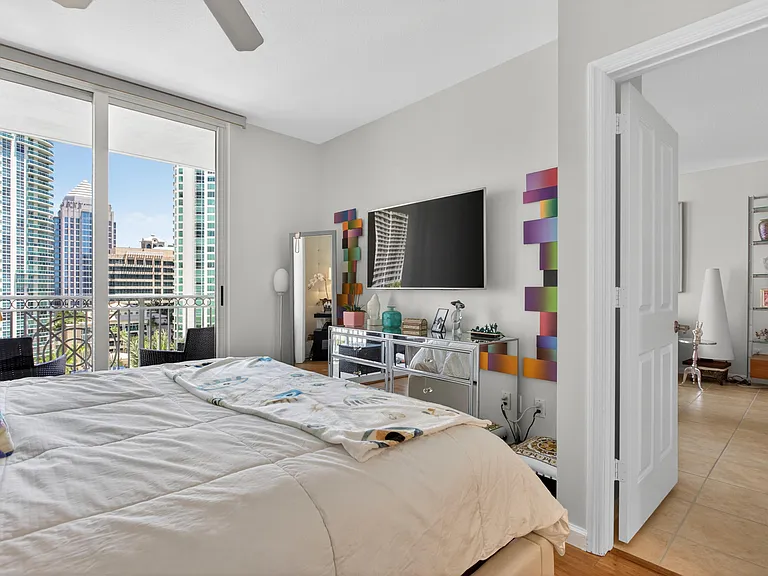 511 SE 5th Ave #1102 — Photo 29