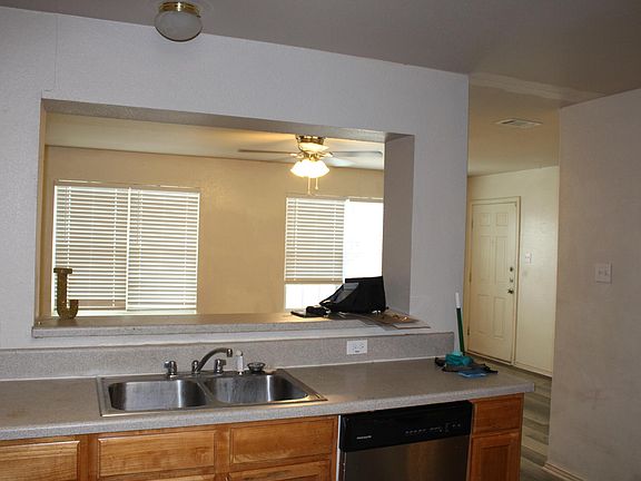 5th image of 415 E 4th Ave APT D