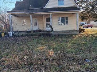 229 W Broadway St, Shelburn, IN 47879