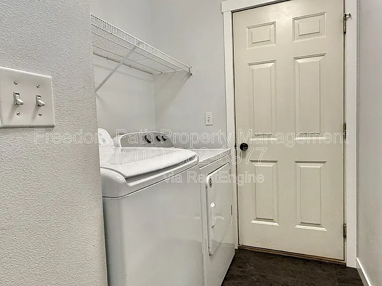 1382 W Tanager Ave — Photo 23