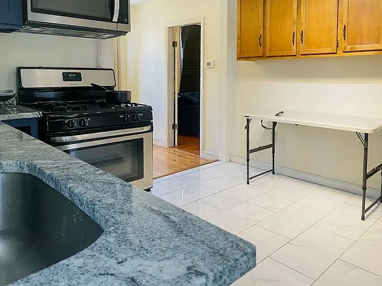 67 Gore St #1R — Photo 18