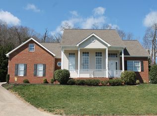 706 Glen Oaks Pl, Gray, TN 37615