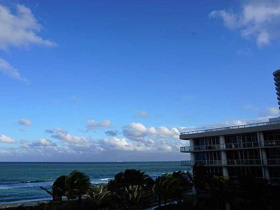 4th image of 6801 Collins Ave #410