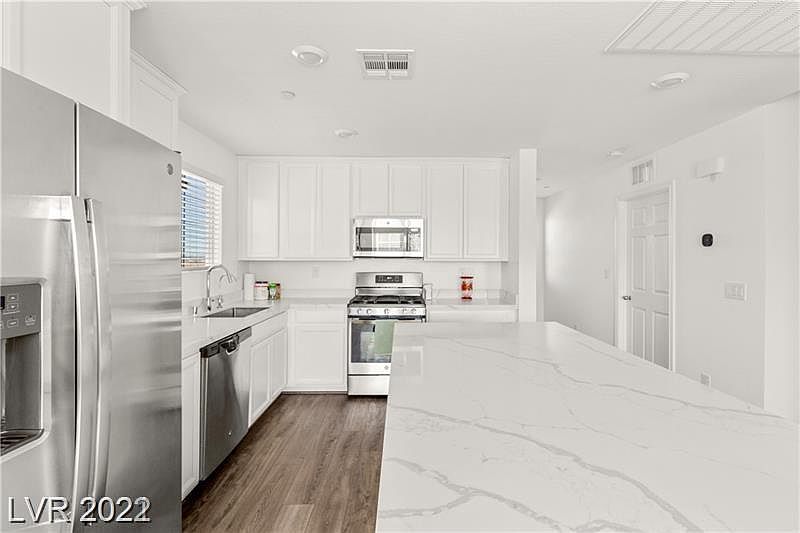 1st image of 124 Campbelltown Ave