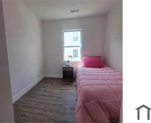 324 61st St NE #5 — Photo 16