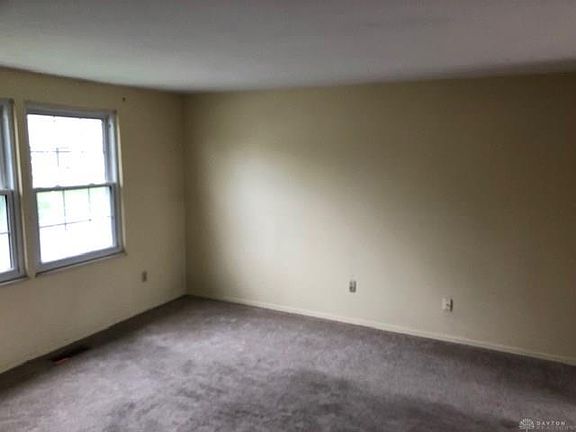 4th image of 215 Eller Ave