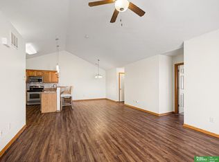 1832 N 175th Plz, Omaha, NE 68118