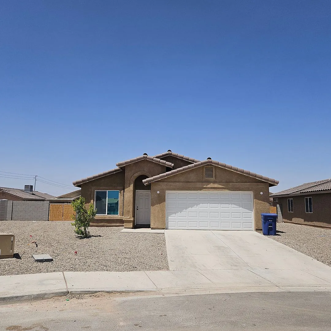 Almost Brand New Home for Rent! — Photo 2