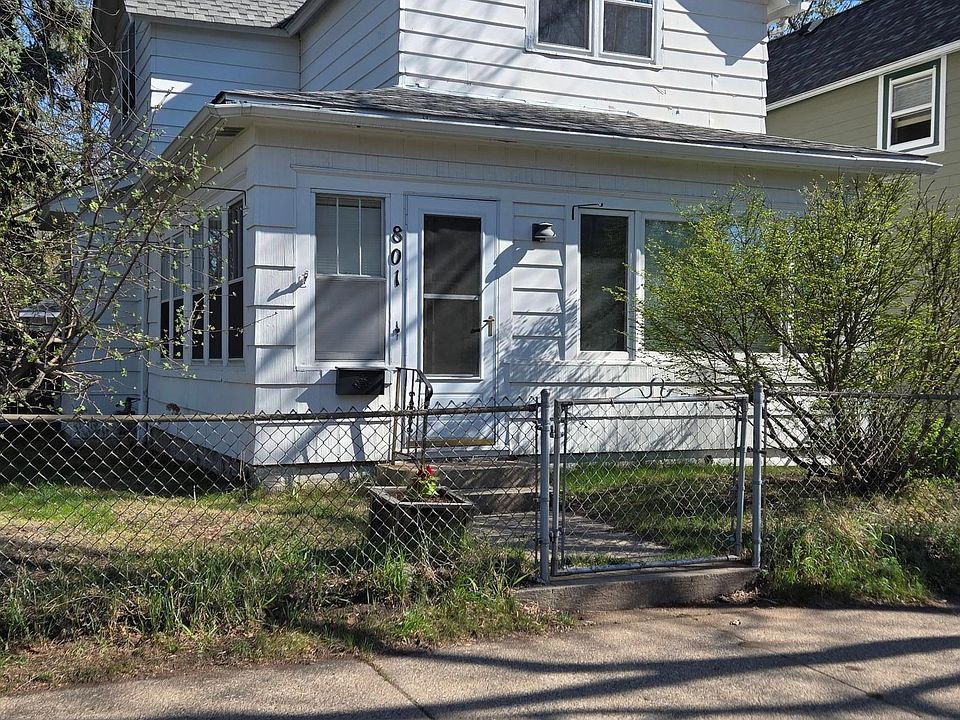 1st image of 801 26th Ave NE