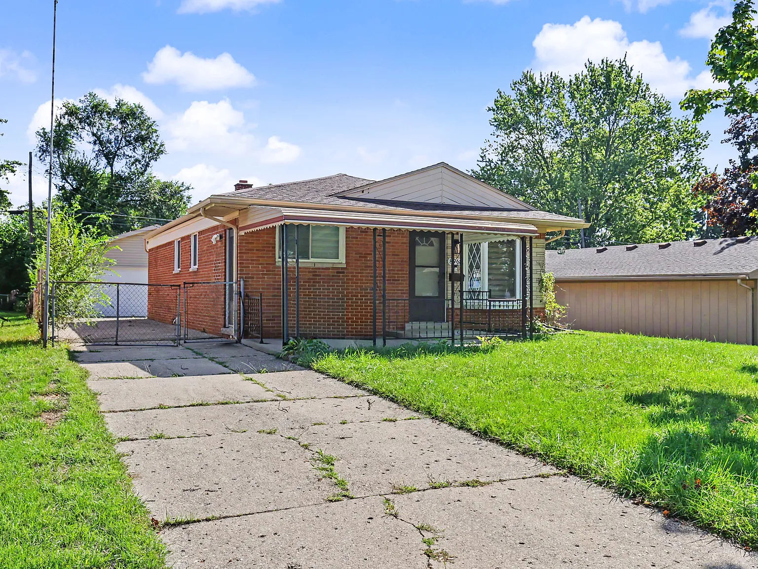 3 bed, 2028 sqft, $2,350 — Photo 2