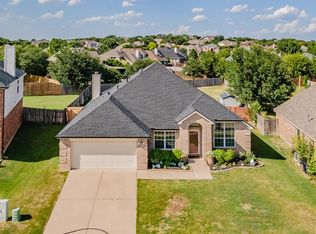 5133 Bayview Dr, Fort Worth, TX 76244