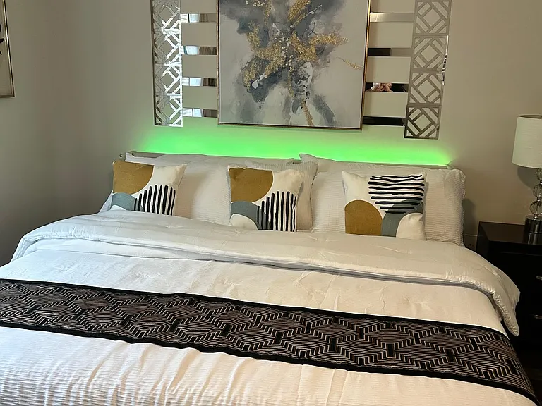 Master led king bed