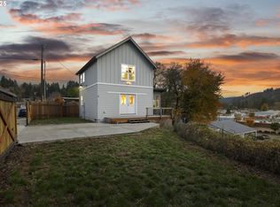 130 W 1st Ave, Estacada, OR 97023