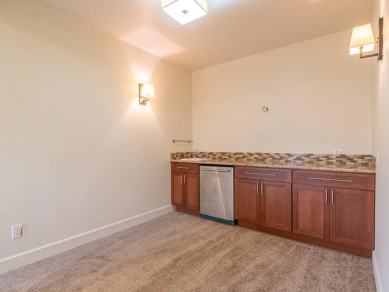 1004 N Mason St — Photo 14