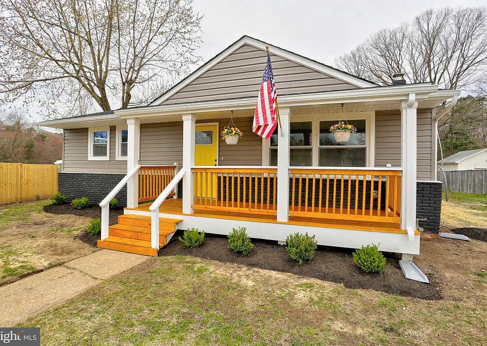 1st image of 104 Will O Brook Dr