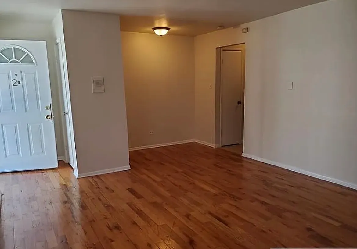 7948 S Dobson Ave — Photo 4