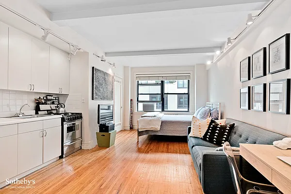 Rented by Sotheby's International Realty | media 9