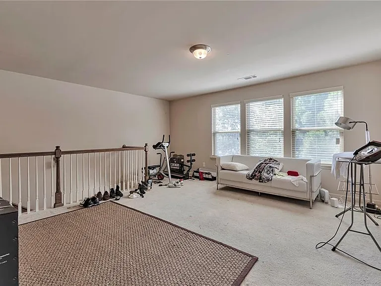 566 Jody Pl — Photo 24