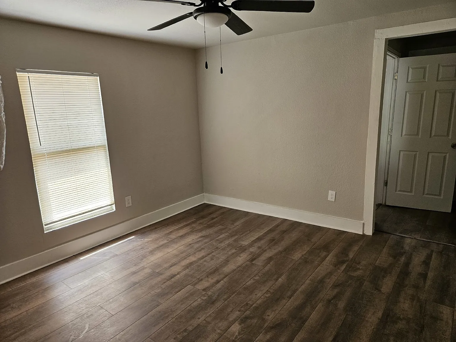 1 bed, 1.0 bath, $745 — Photo 4