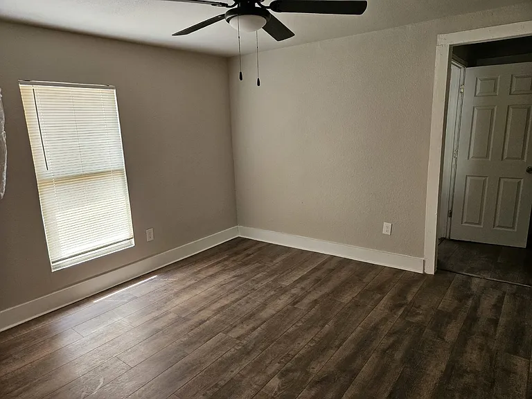 335 Monticello Ct #2 — Photo 4