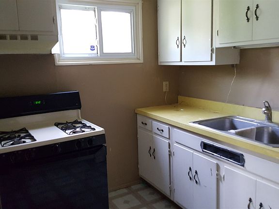 3rd image of 1706 Bergan St