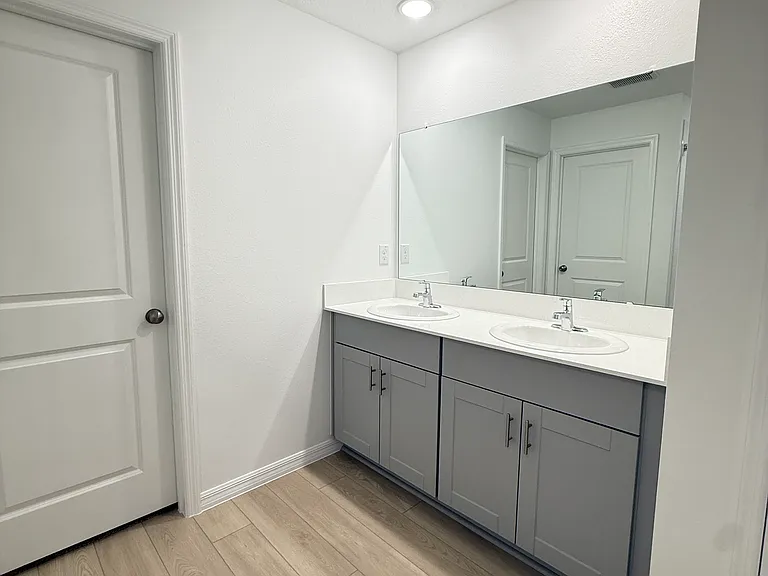 5409 San Pietro Dr — Photo 7
