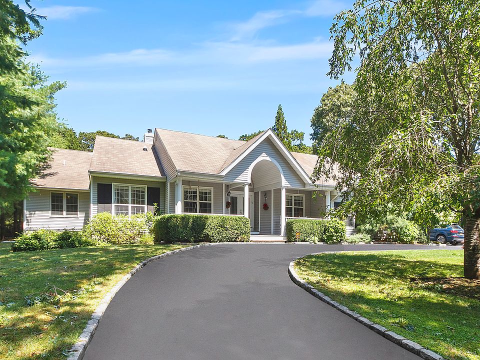1st image of 1 Jeffrey Ln