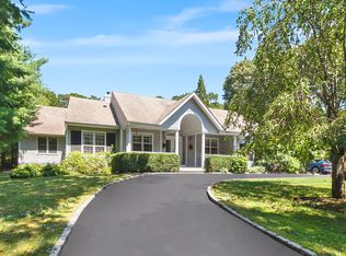 1 Jeffrey Ln, East Quogue, NY 11942