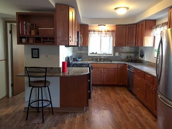 5th image of 32656 Benson Dr