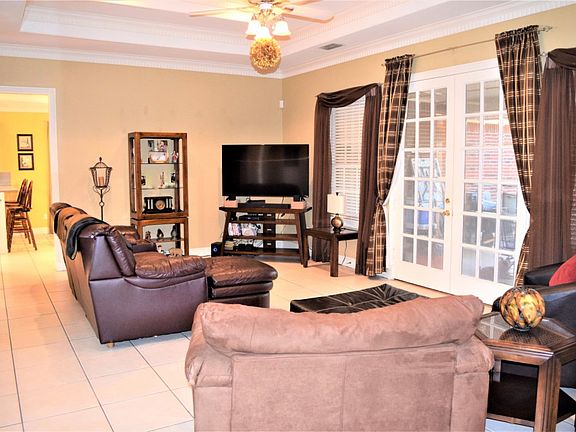 2nd image of 1910 Fair Oaks Dr