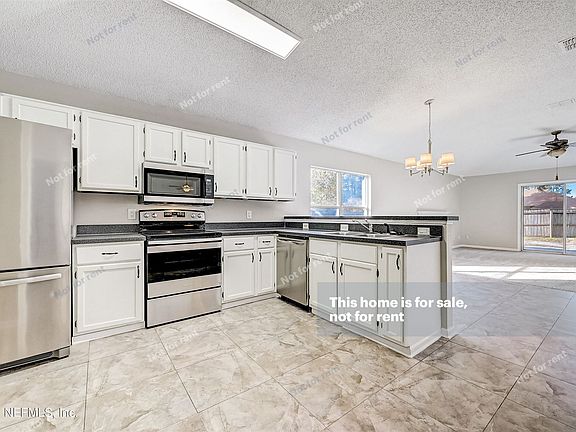 2nd image of 638 Hibernia Oaks Dr