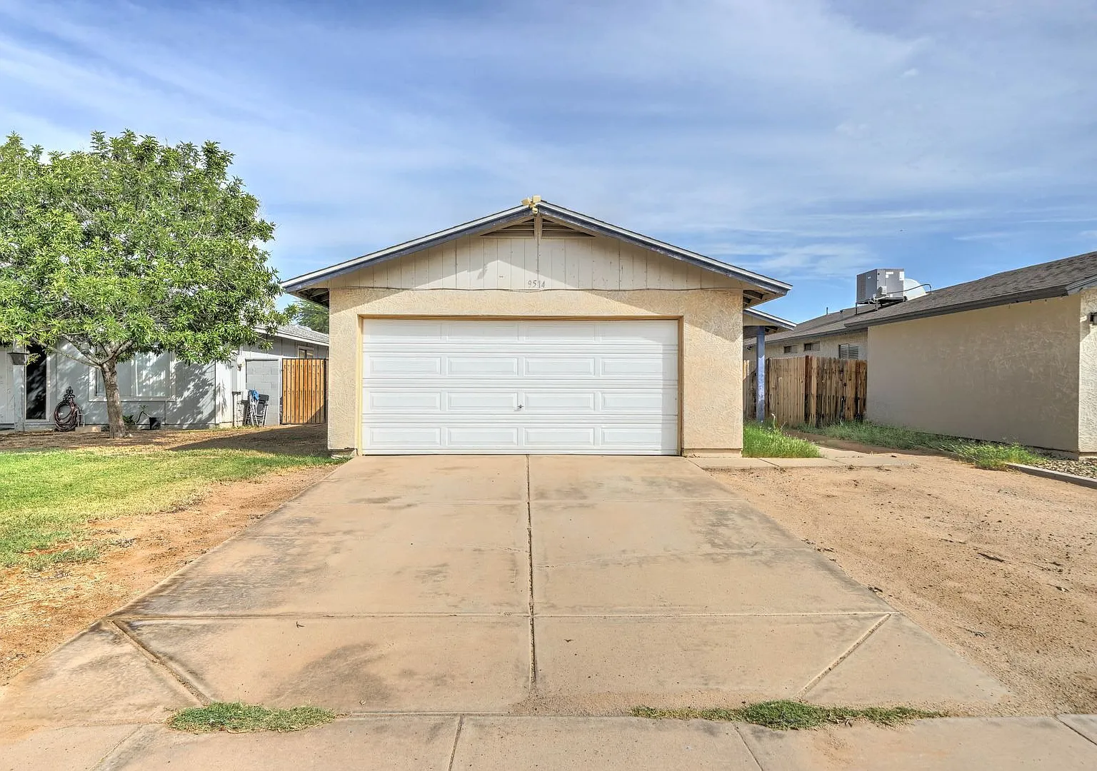 Coming Soon! - Recent Carpet & Paint!- Adorable 3 Bed 2 Bath In Tolleson — Photo 2
