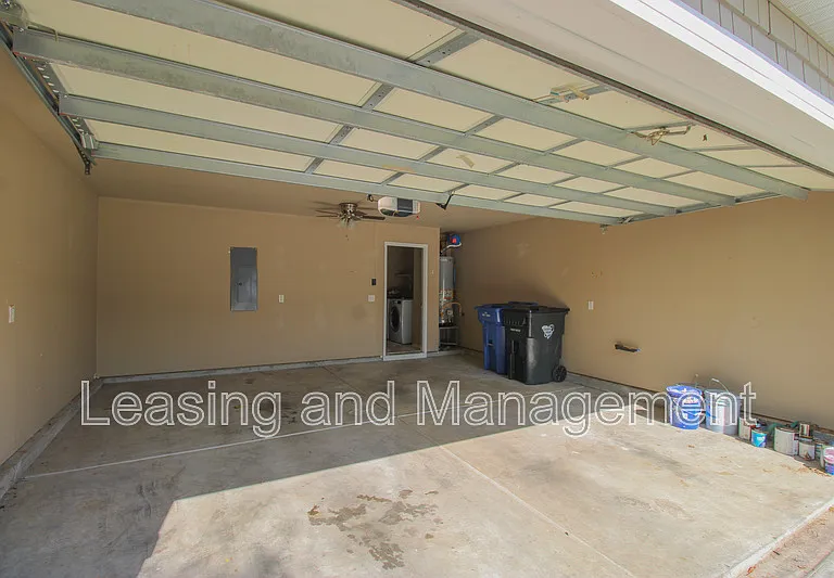8811 Kellum Dr — Photo 28