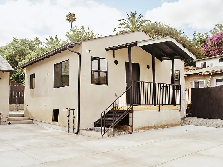 3741 Locke Ave — Photo 7