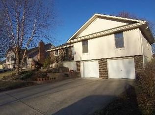 504 NW 36th Street Ter, Blue Springs, MO 64015