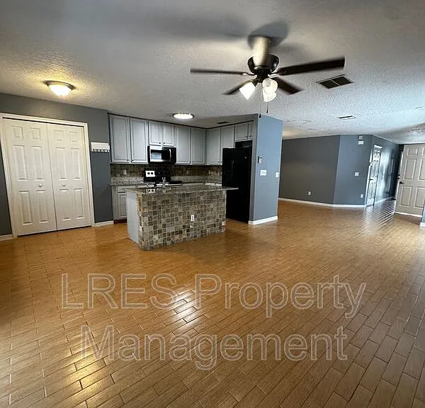 2825 Cliffe Ct — Photo 11